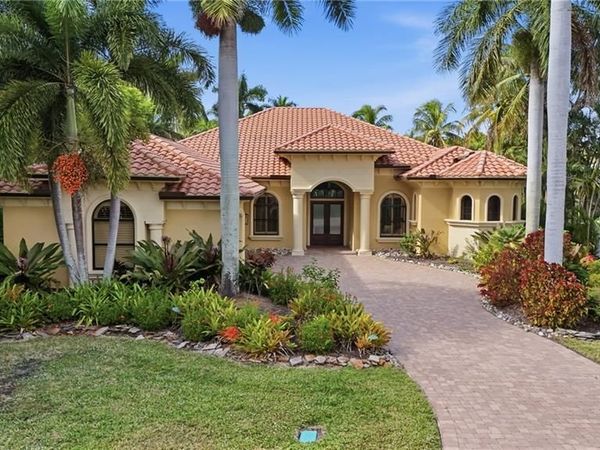 18100 Via Bellamare LN, MIROMAR LAKES, FL 33913