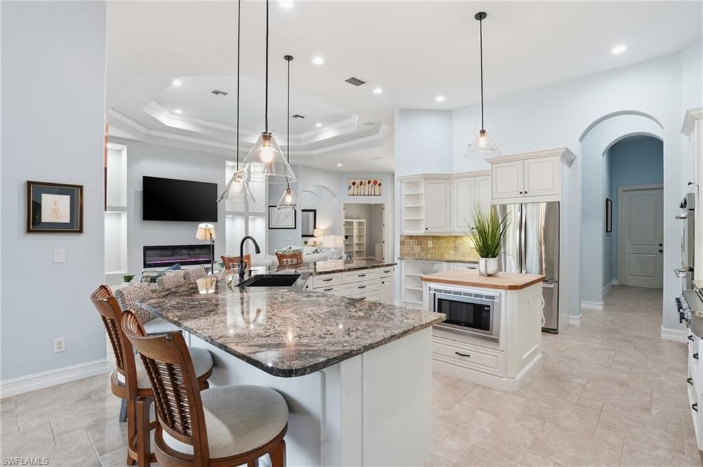 18100 Via Bellamare Ln, Miromar Lakes, FL 33913 Photo