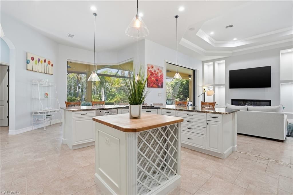 18100 Via Bellamare Ln, Miromar Lakes, FL 33913 Photo