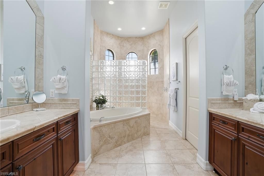 18100 Via Bellamare Ln, Miromar Lakes, FL 33913 Photo