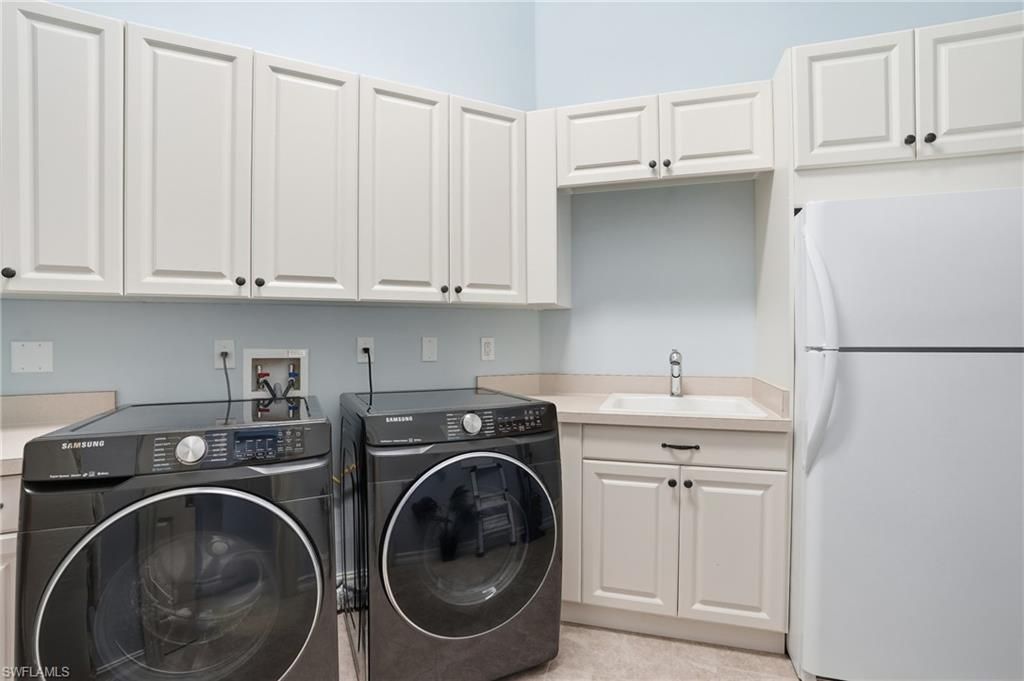 18100 Via Bellamare Ln, Miromar Lakes, FL 33913 Photo