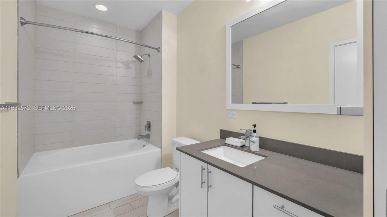 999 SW 1st Ave, Unit UPH12, Miami, FL 33130 Photo