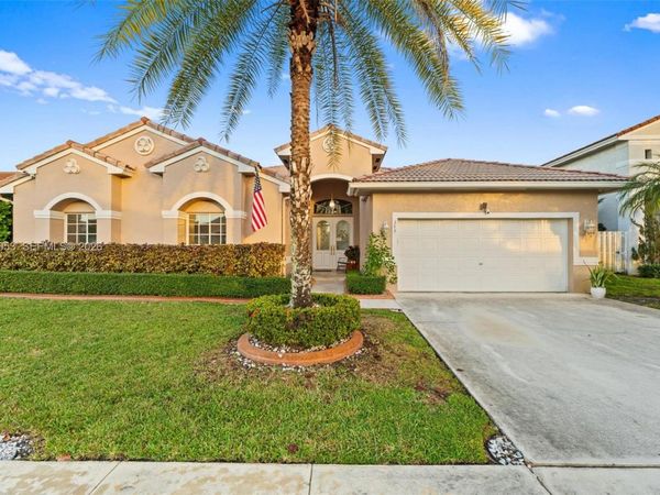 343 SW 187th Ter, Pembroke Pines, FL 33029