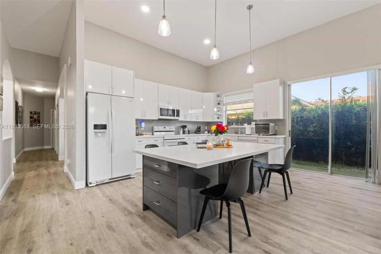 343 SW 187th Ter, Pembroke Pines, FL 33029 Photo