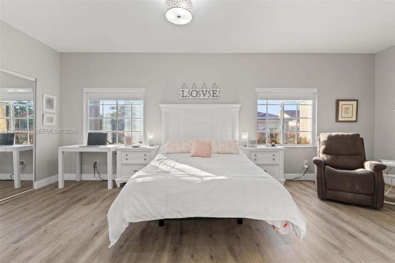 343 SW 187th Ter, Pembroke Pines, FL 33029 Photo