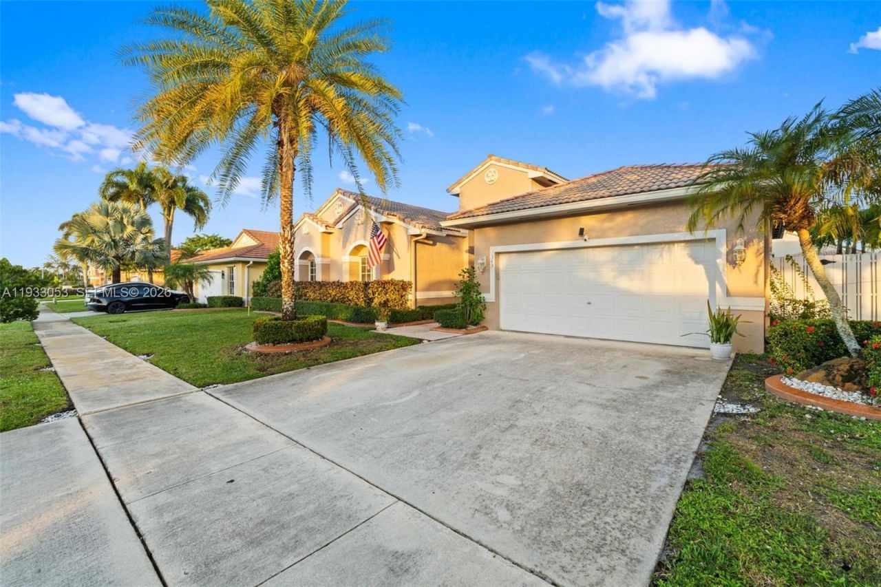 343 SW 187th Ter, Pembroke Pines, FL 33029 Photo
