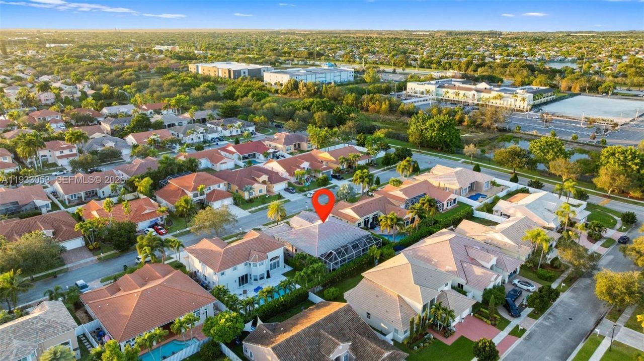 343 SW 187th Ter, Pembroke Pines, FL 33029 Photo