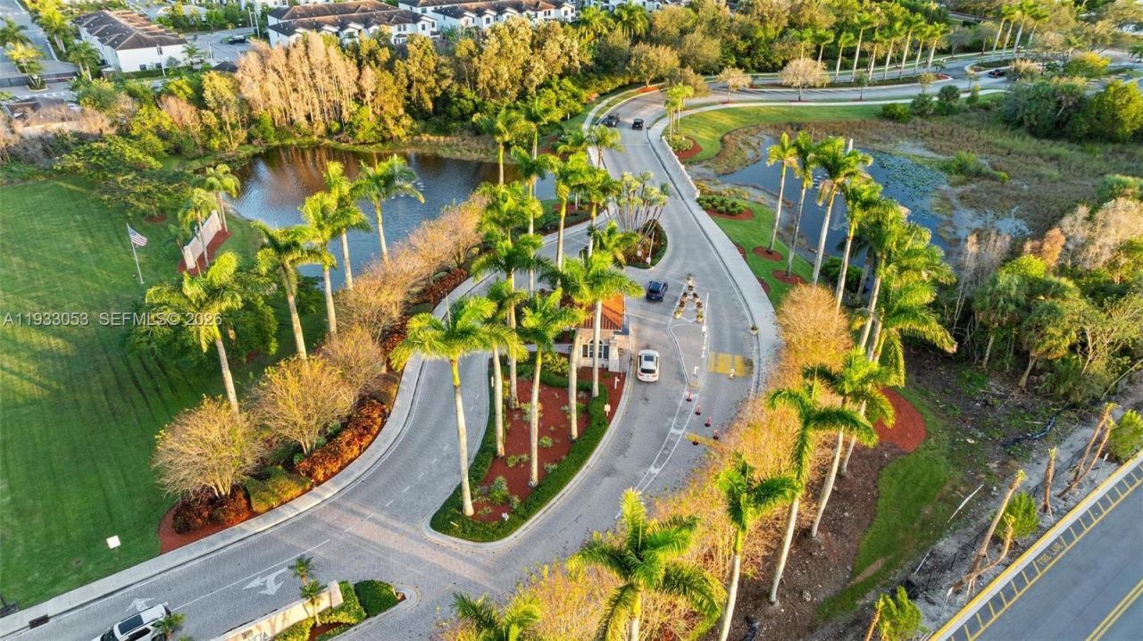 343 SW 187th Ter, Pembroke Pines, FL 33029 Photo