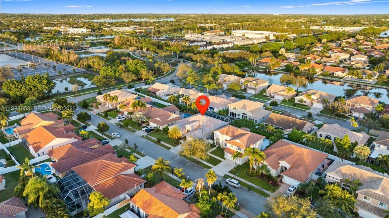 343 SW 187th Ter, Pembroke Pines, FL 33029 Photo