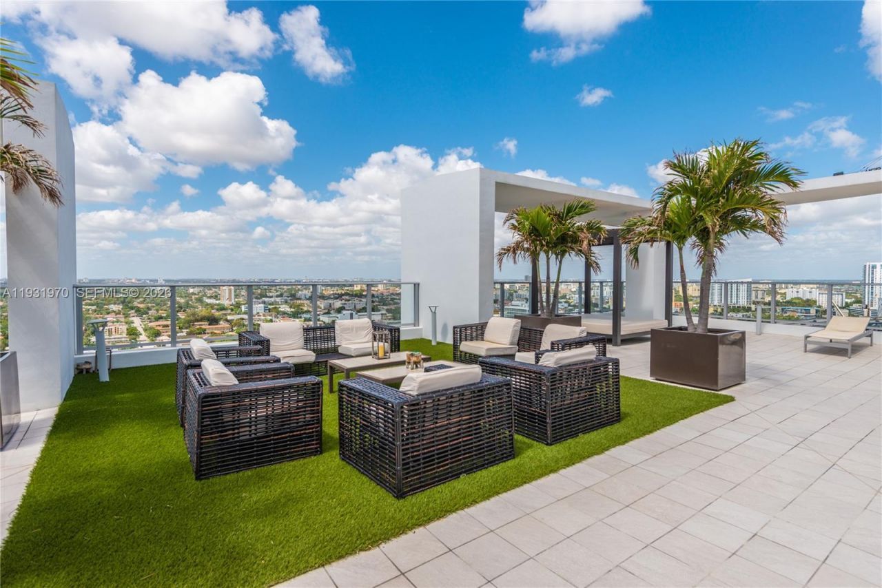 1010 SW 2nd Ave, Unit PH03, Miami, FL 33130 Photo