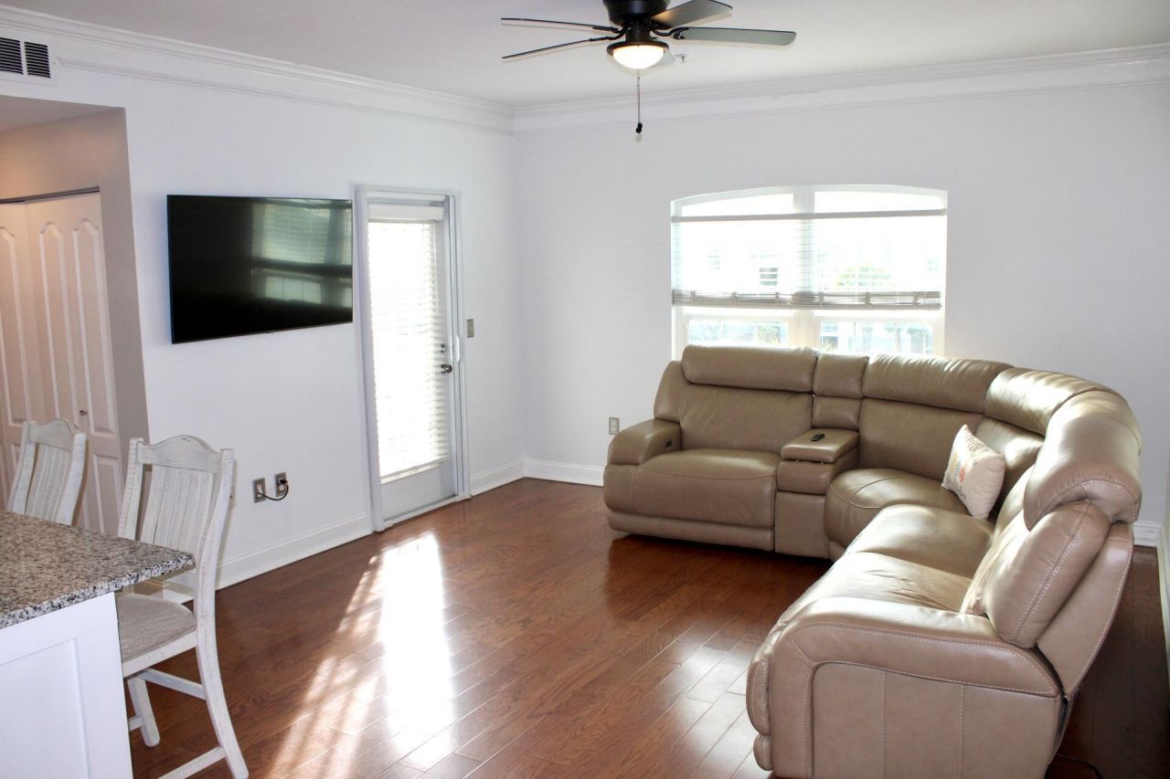 1300 Park West Boulevard Photo 6