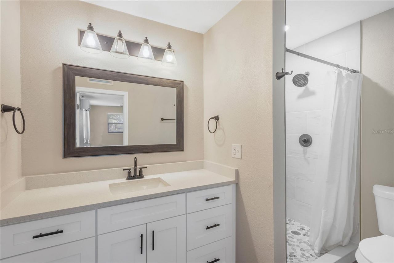 6815 S Wall Street, Tampa, FL 33616 Photo