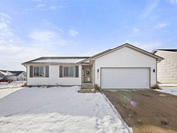 530 E 3rd Street, Huxley, IA 50124