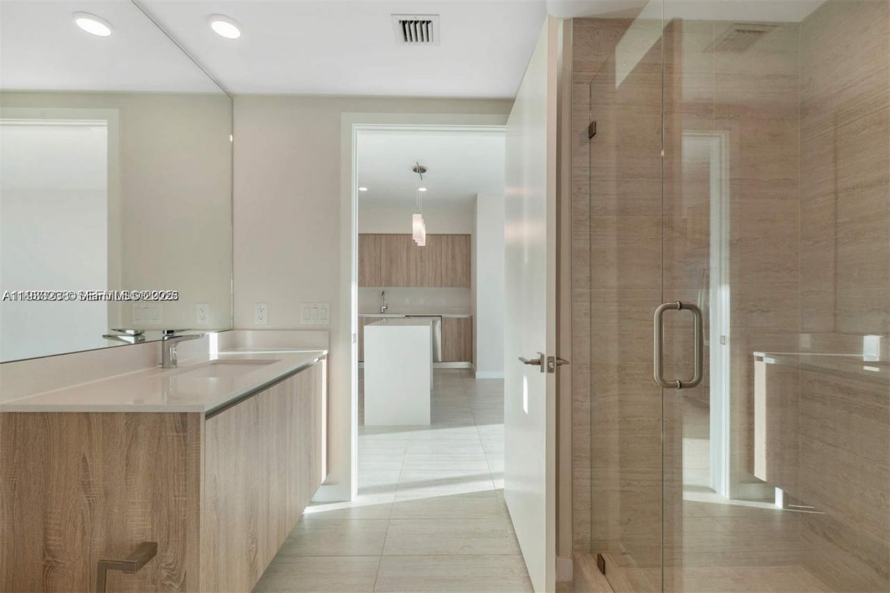 3900 Biscayne Blvd , Unit N-905, Miami, FL 33137 Photo