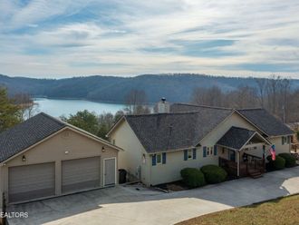 110 Little Deer Path Lane Lafollette, TN 37766
