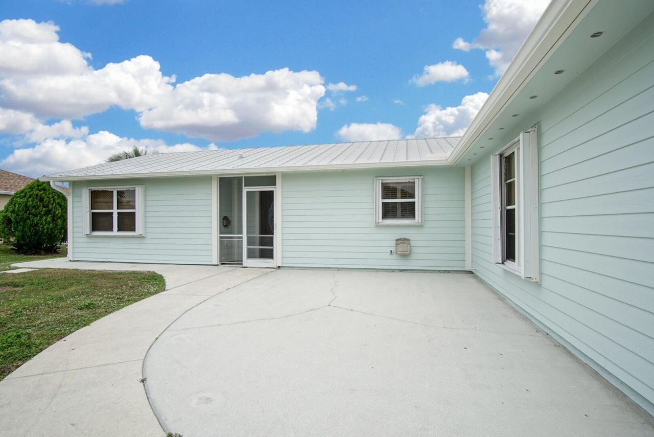 2486 SW Waikiki Street, Port Saint Lucie, FL 34953 Photo