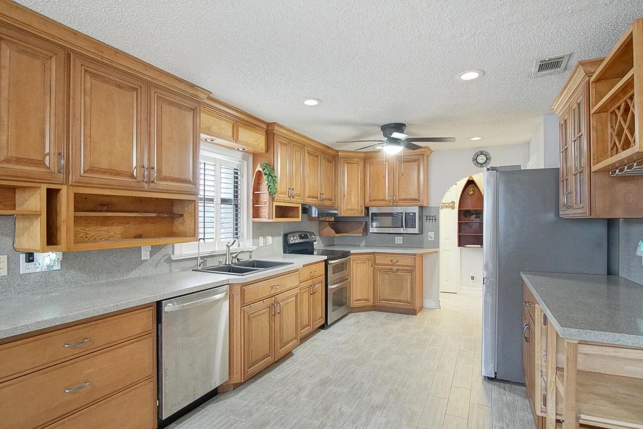 2486 SW Waikiki Street, Port Saint Lucie, FL 34953 Photo