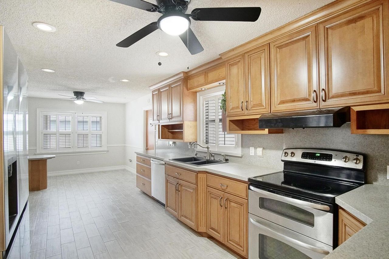 2486 SW Waikiki Street, Port Saint Lucie, FL 34953 Photo