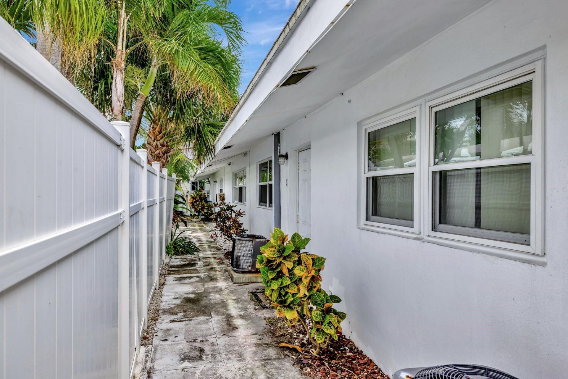 4548 N Ocean, Unit 4, Lauderdale by the Sea, FL 33313 Photo