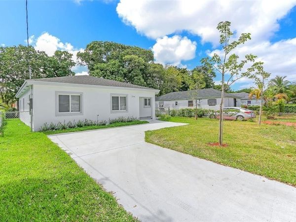 1244 NW 71st St, Miami, FL 33147