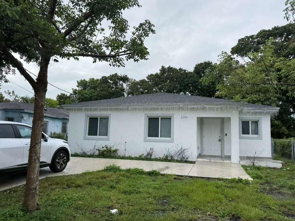 1244 NW 71st Street, Miami, FL 33147 Photo