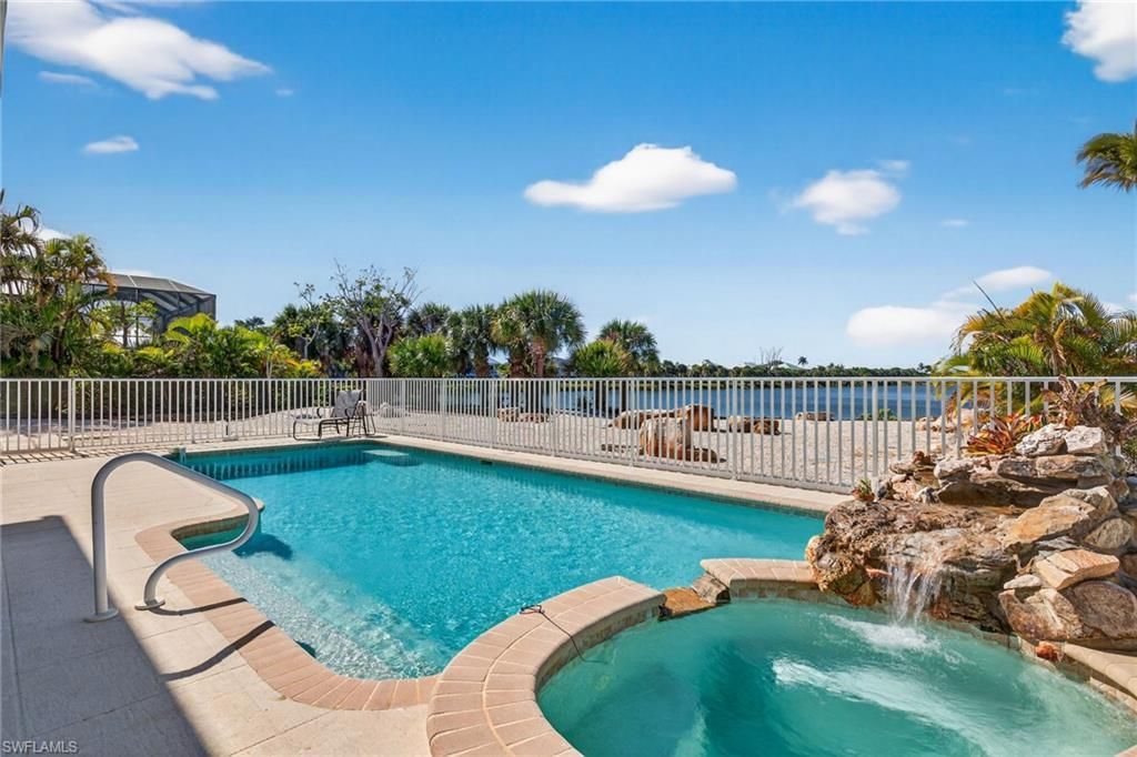 517 Lake Murex Cir, Sanibel, FL 33957 Photo