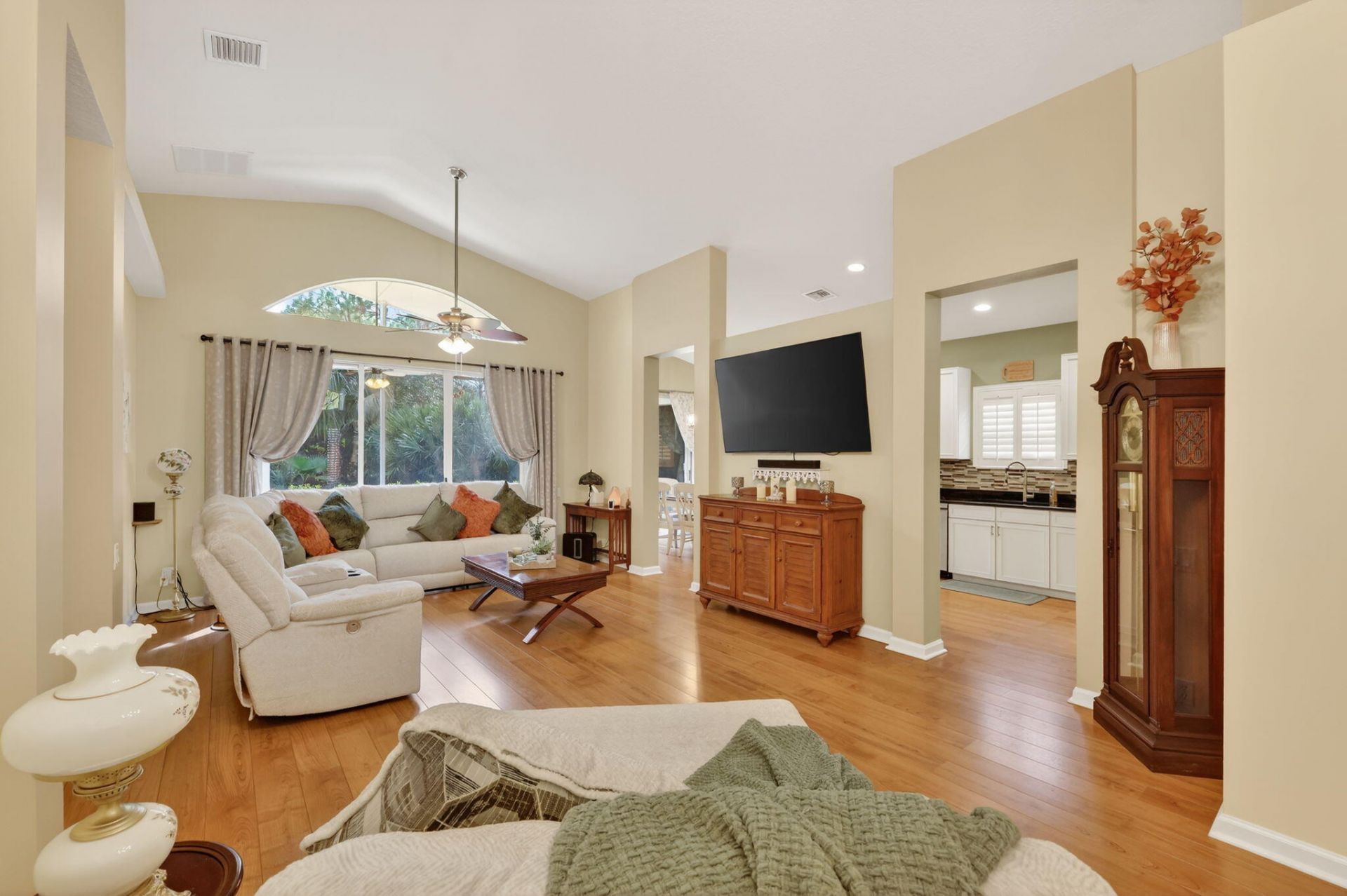 357 NW Springview Loop, Port Saint Lucie, FL 34986 Photo