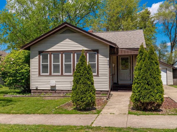 909 E Oakside Street, South Bend, IN 46614
