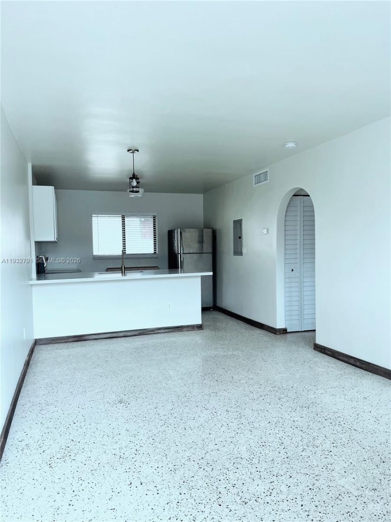 910 SW 4th Ave, Unit 3, Miami, FL 33130 Photo