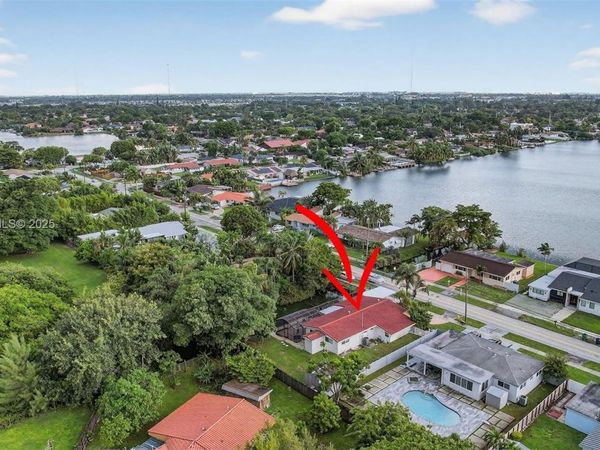 2500 NE 209th Ter, Miami, FL 33180