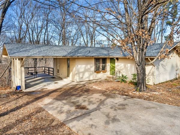 1 Elizabeth Drive , Bella Vista, AR 72715