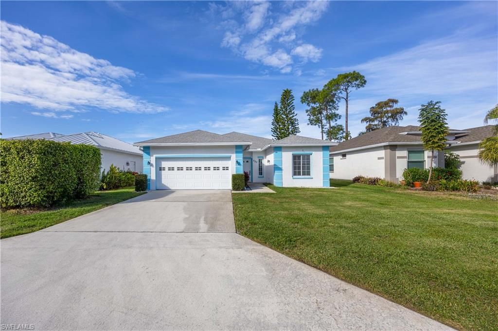 223 Stanhope Cir, Naples, FL 34104 Photo