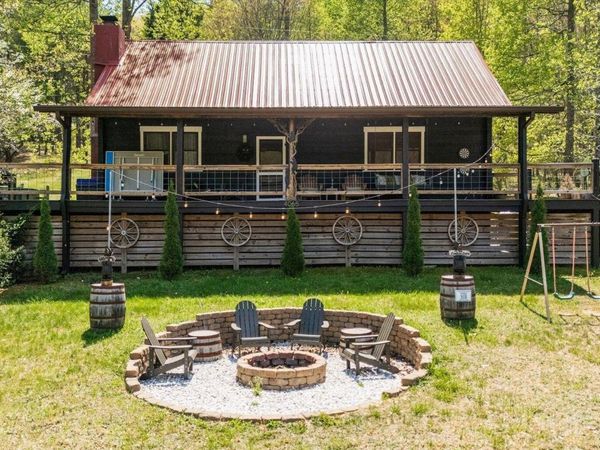 4065 Hickory Hollow Way, Sevierville, TN 37862