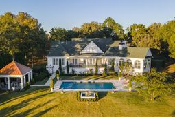 409 Chestnut Brown Court photo 4