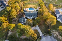 409 Chestnut Brown Court photo 4