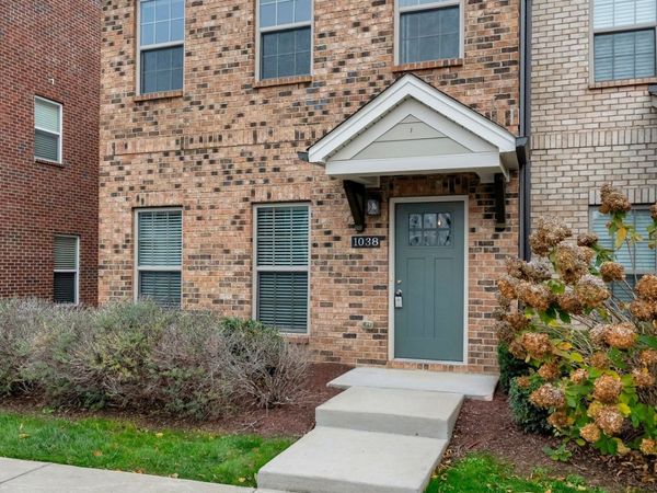 1038 Emery Bay Cir, Hendersonville, TN 37075