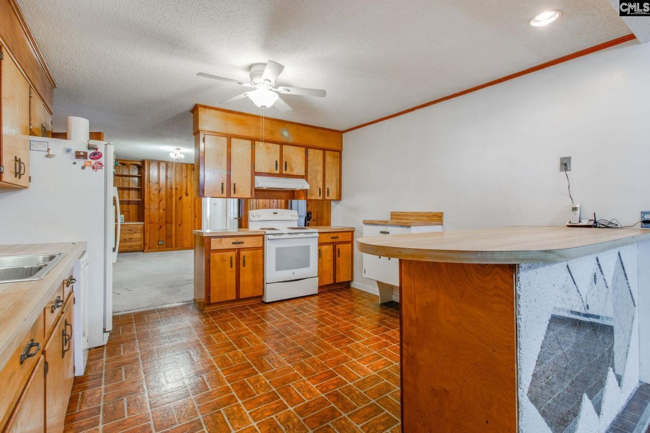 819 Pond Drive Photo 11