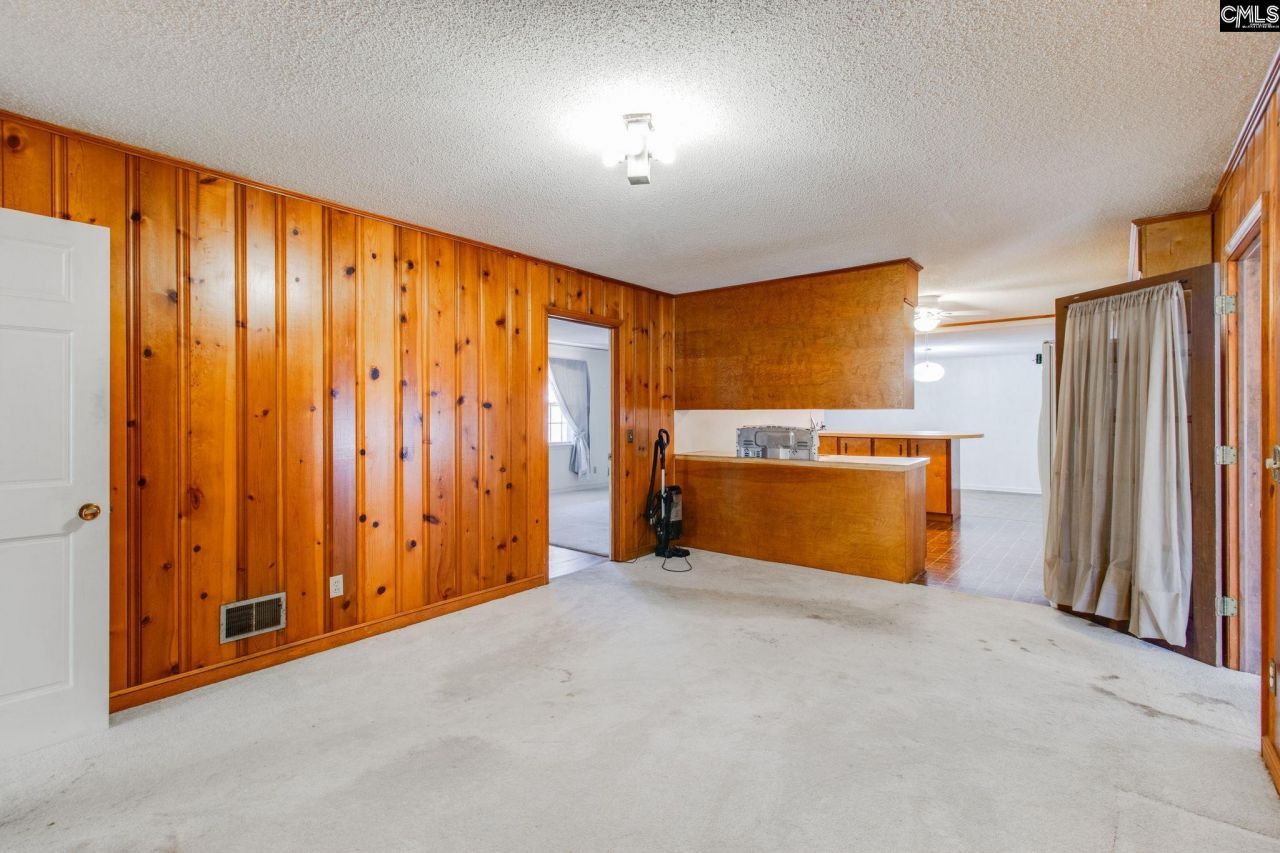 819 Pond Drive Photo 16