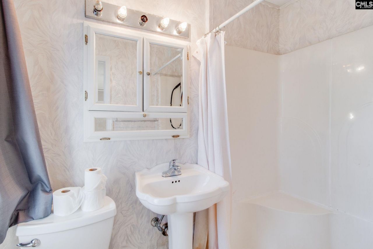 819 Pond Drive Photo 32