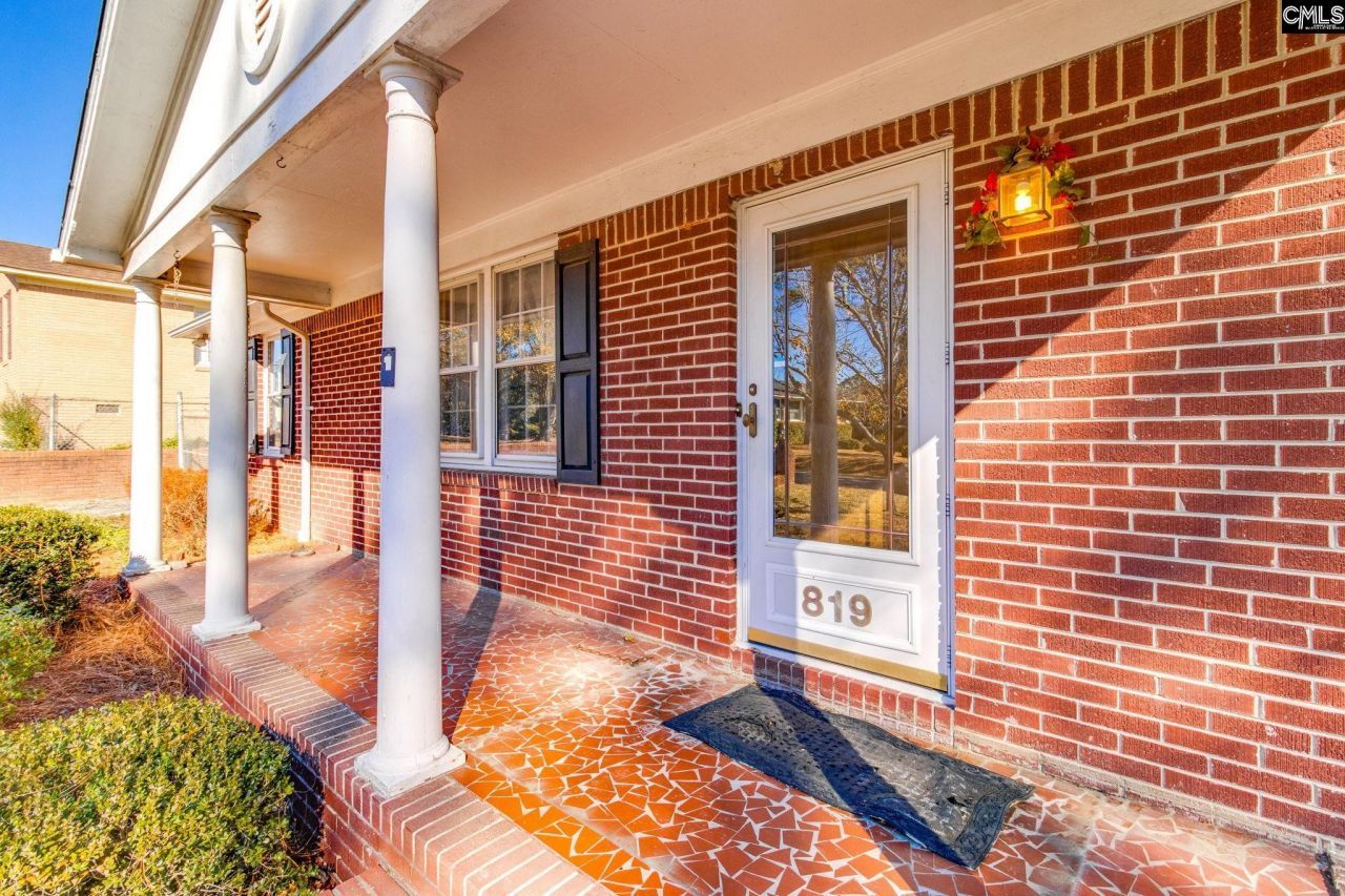 819 Pond Drive Photo 4