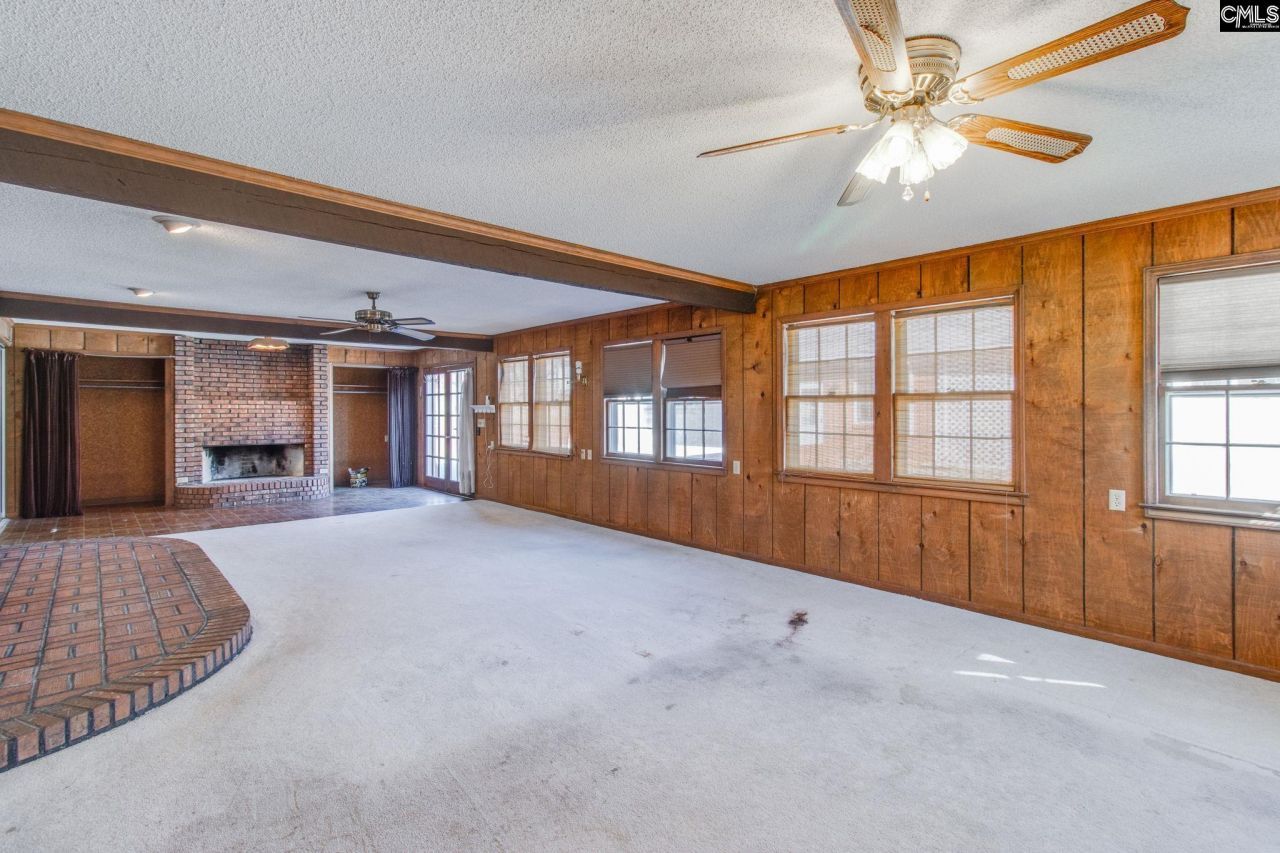 819 Pond Drive Photo 8