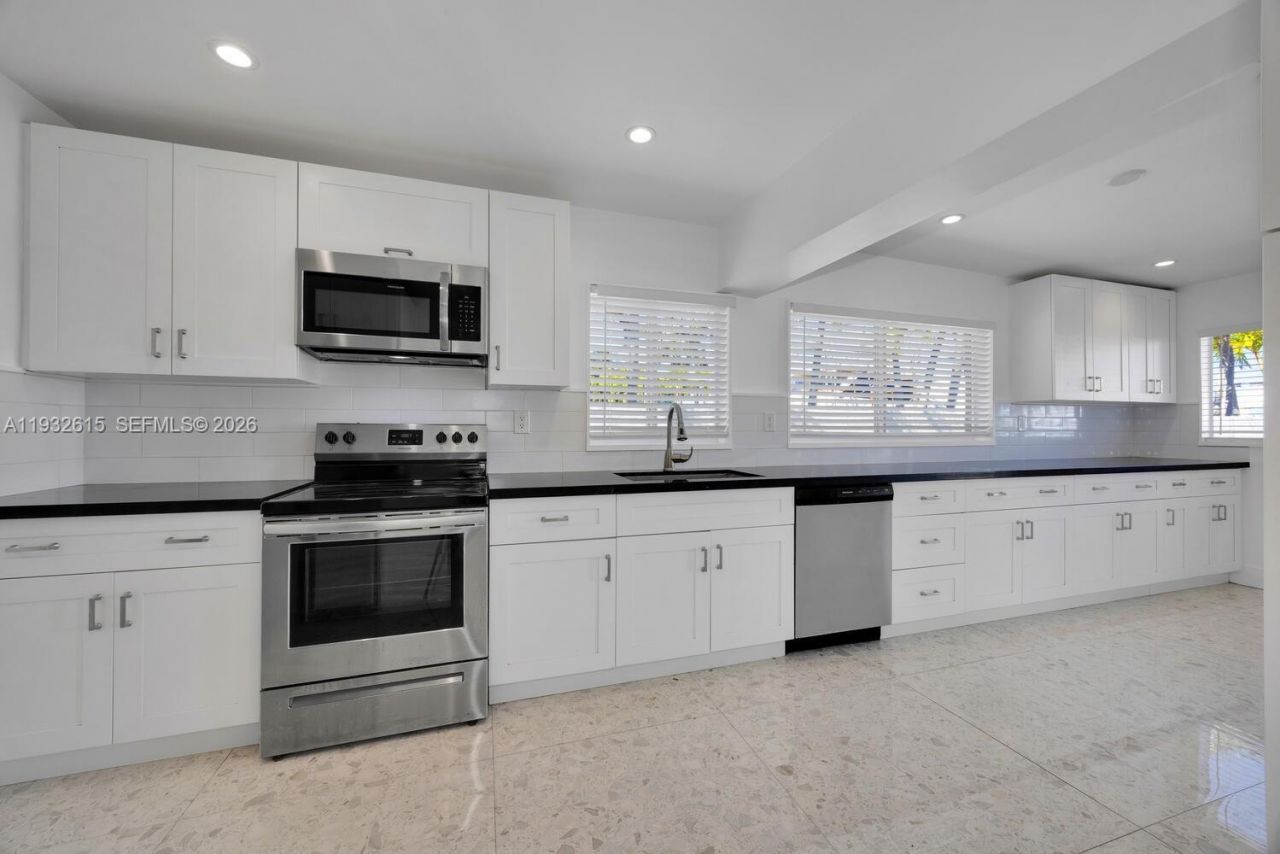 3551 NW 20th St, Miami, FL 33142 Photo