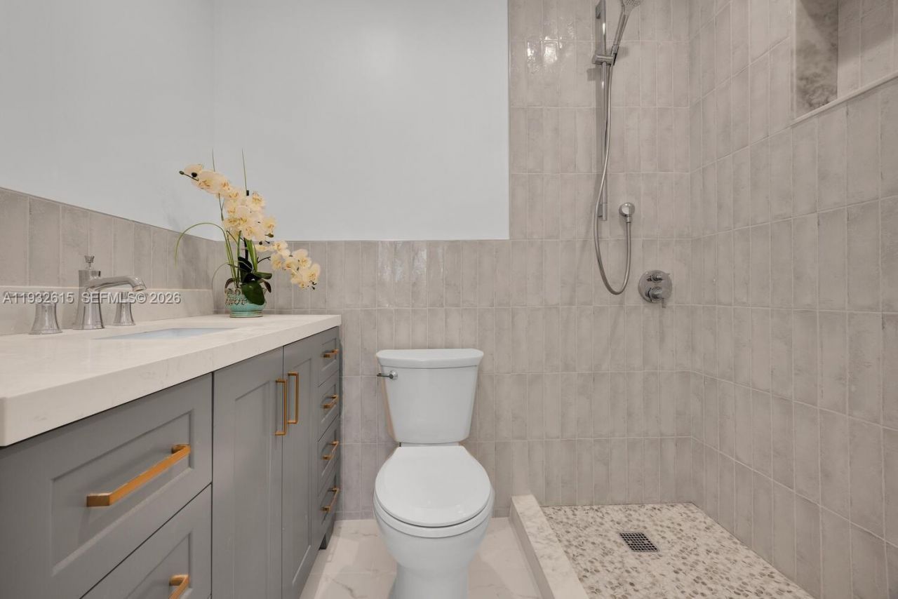 3551 NW 20th St, Miami, FL 33142 Photo