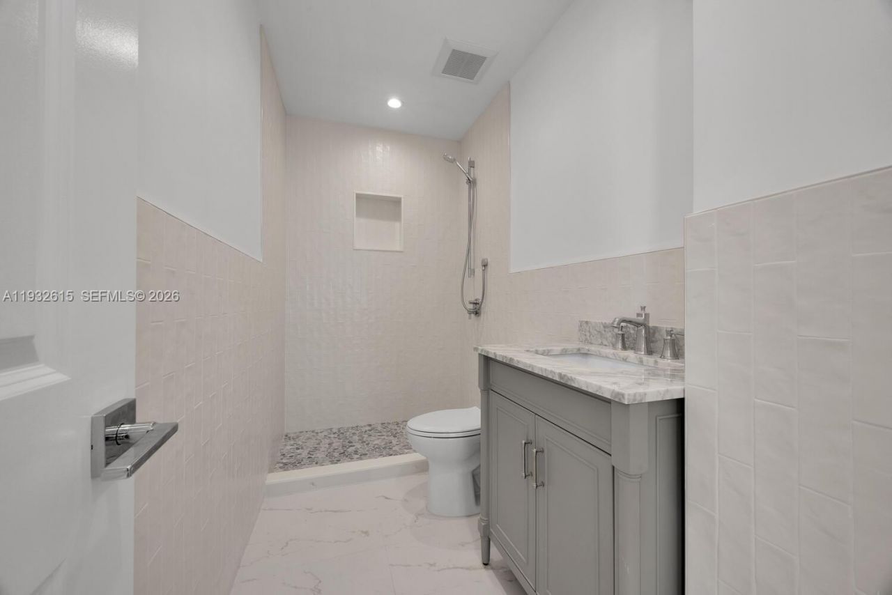 3551 NW 20th St, Miami, FL 33142 Photo