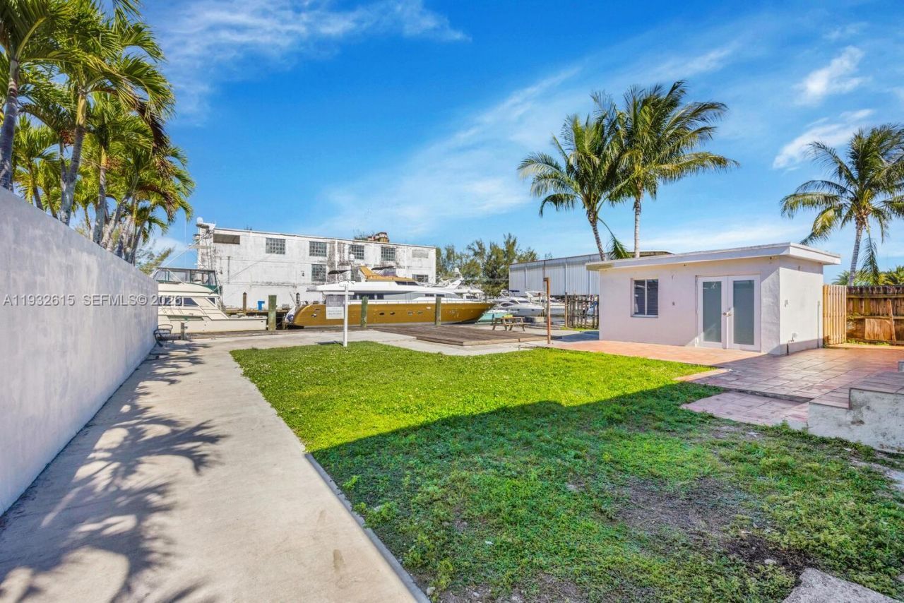 3551 NW 20th St, Miami, FL 33142 Photo