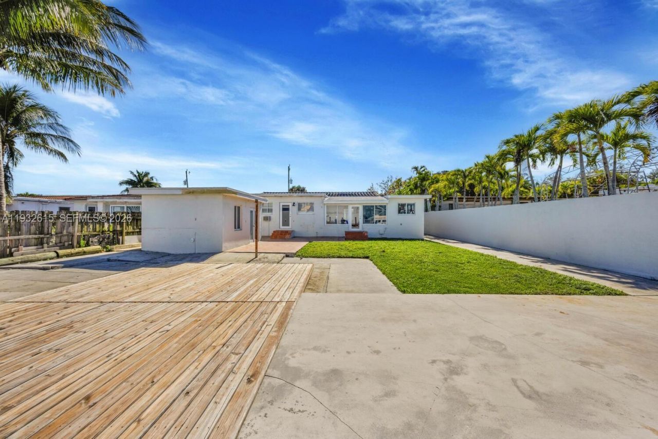 3551 NW 20th St, Miami, FL 33142 Photo