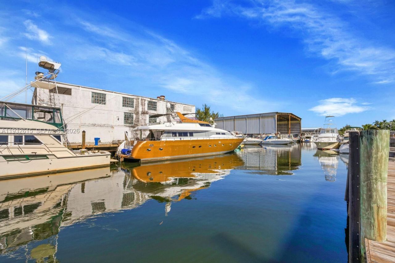 3551 NW 20th St, Miami, FL 33142 Photo