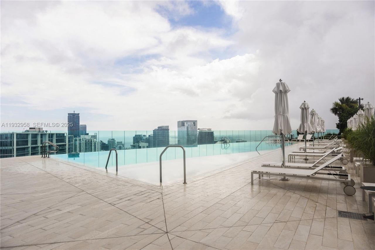 300 Biscayne Boulevard Way, Unit 3304C, Miami, FL 33131 Photo