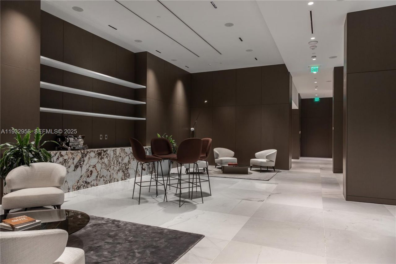 300 Biscayne Boulevard Way, Unit 3304C, Miami, FL 33131 Photo