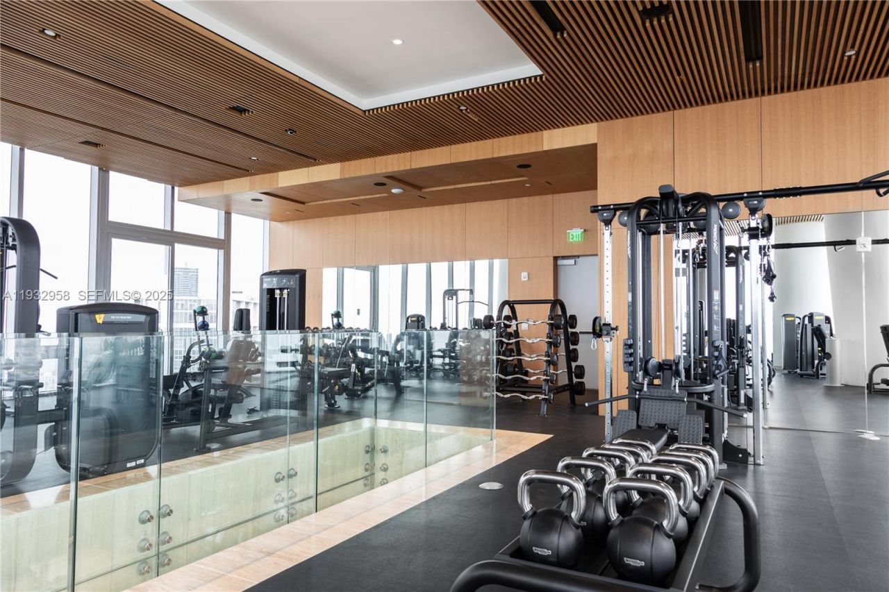 300 Biscayne Boulevard Way, Unit 3304C, Miami, FL 33131 Photo